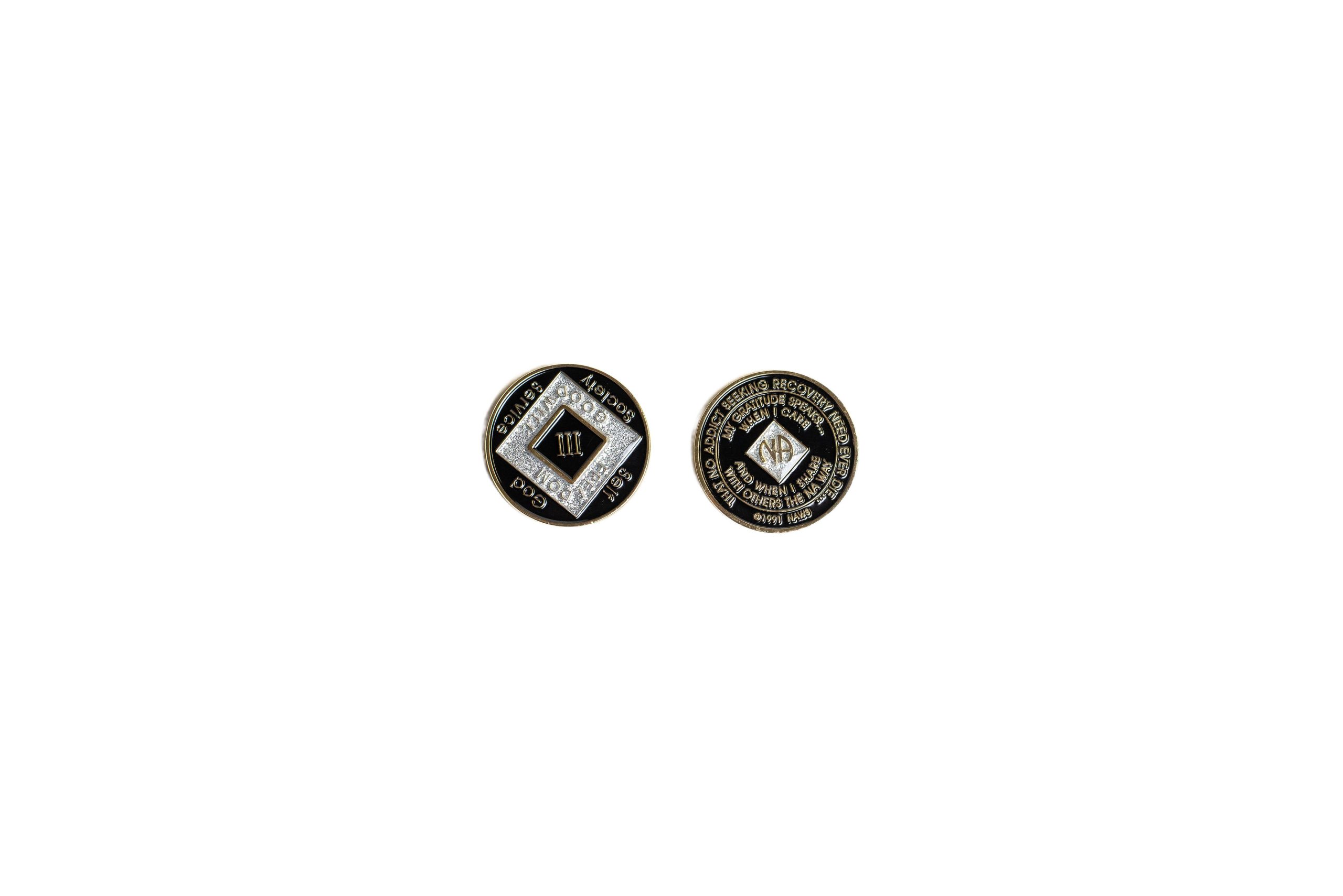 Tri-Plate Medallion – Black